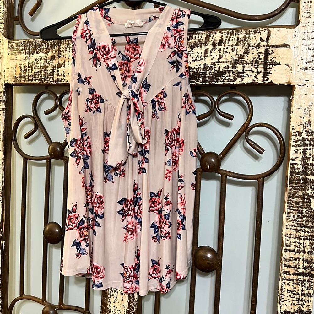 Women’s Tank Top. Size M. Fine Mesh.